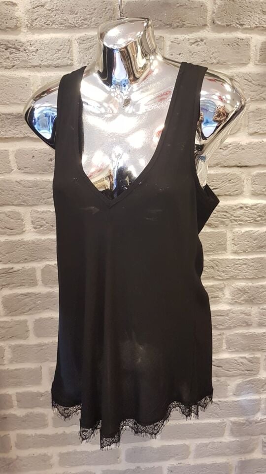 Viskon Eteği Dantelli Atlet Siyah