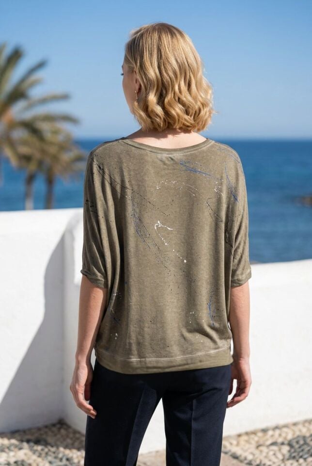 Model Tunik