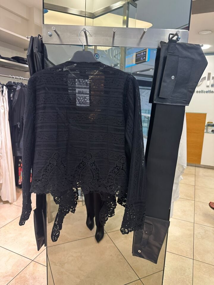 Etek Ucu Bağlamalı Dantel Bolero